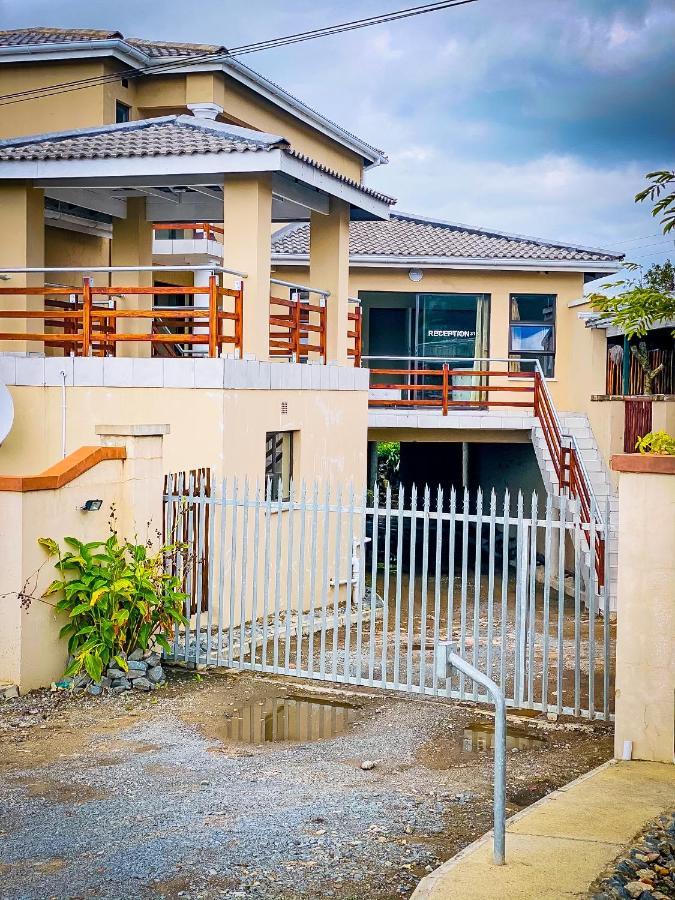 Emampingeni Lodge Bizana ภายนอก รูปภาพ