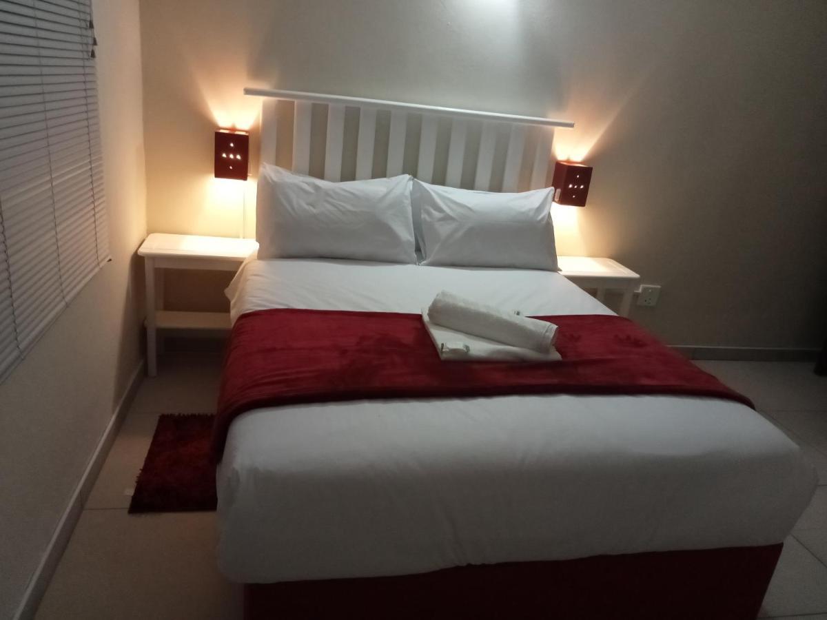 Emampingeni Lodge Bizana ภายนอก รูปภาพ