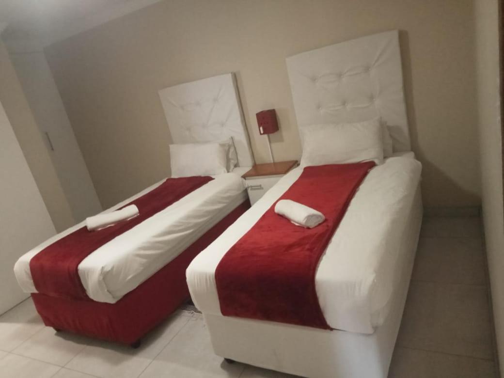 Emampingeni Lodge Bizana ภายนอก รูปภาพ