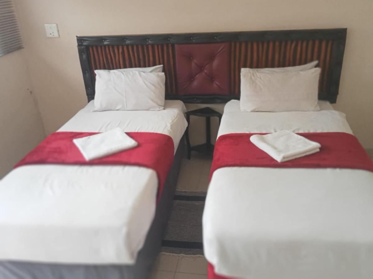 Emampingeni Lodge Bizana ภายนอก รูปภาพ