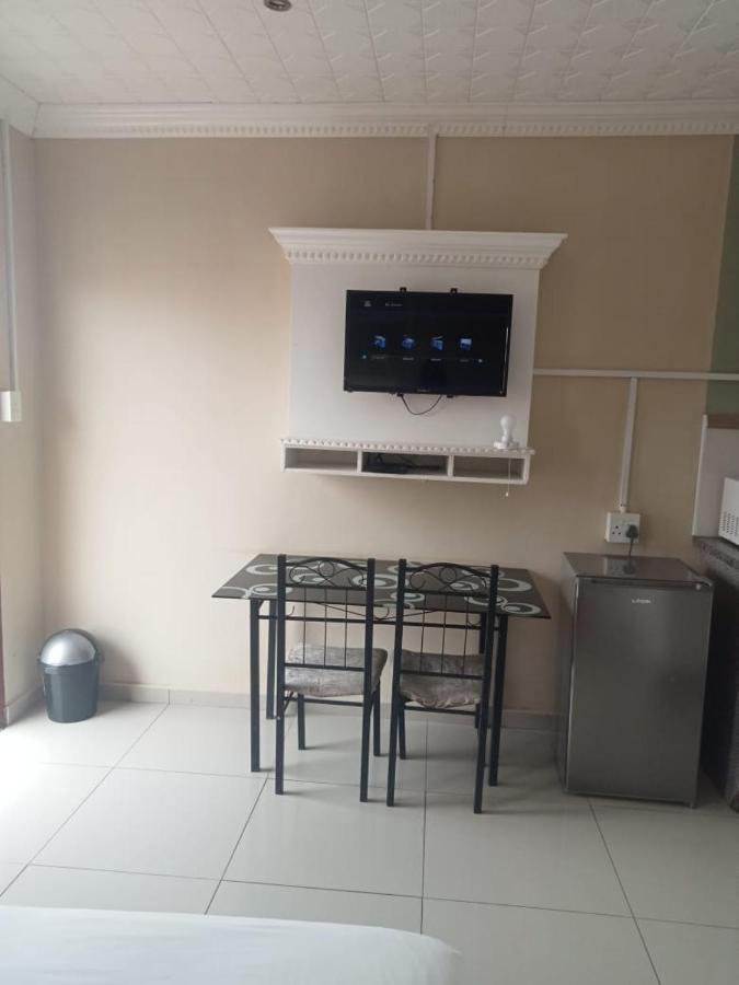 Emampingeni Lodge Bizana ภายนอก รูปภาพ