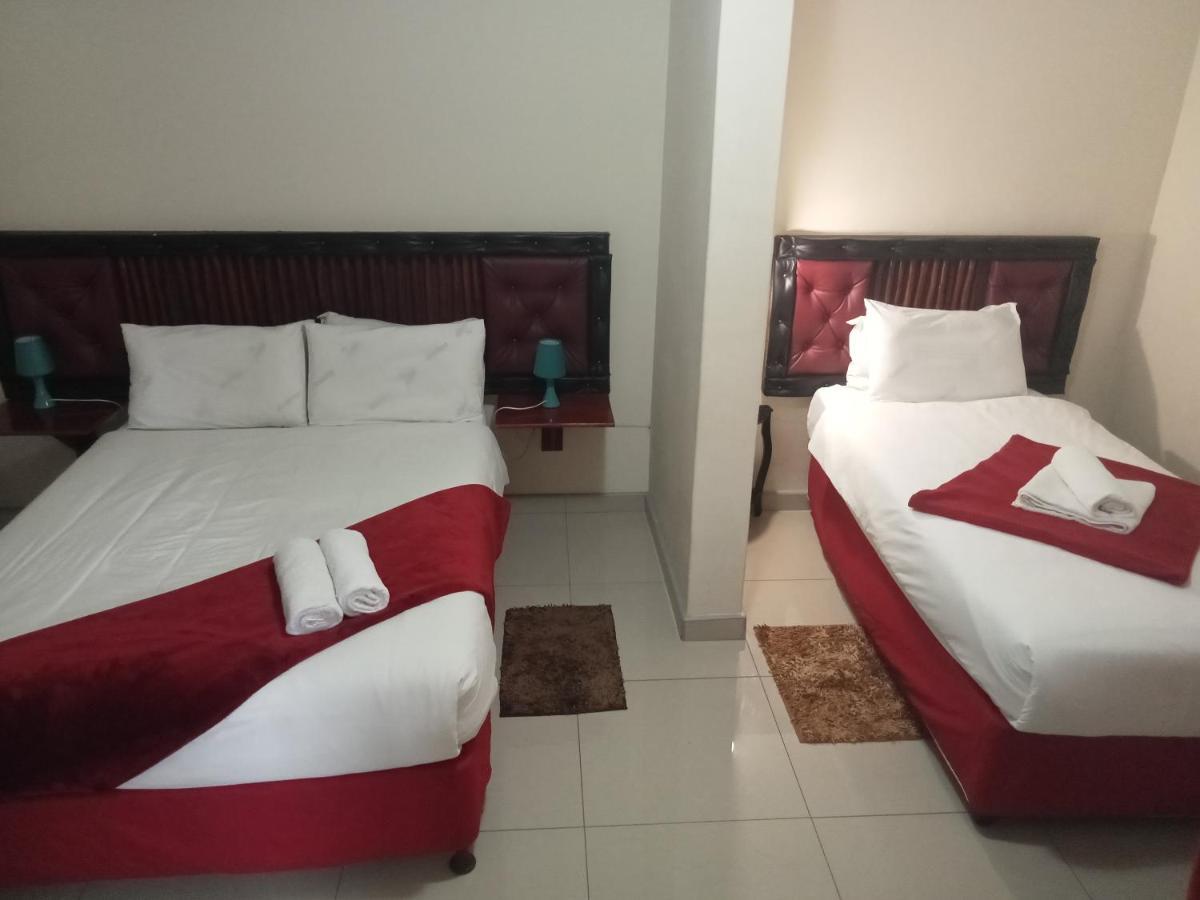 Emampingeni Lodge Bizana ภายนอก รูปภาพ