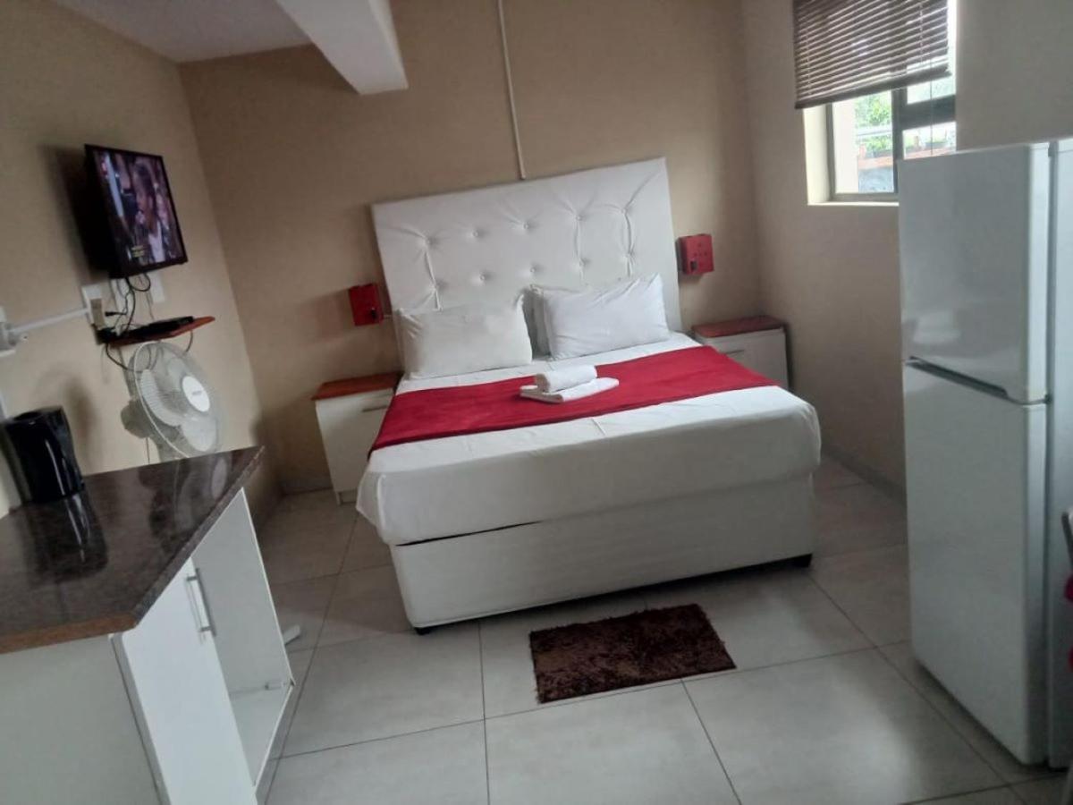 Emampingeni Lodge Bizana ภายนอก รูปภาพ