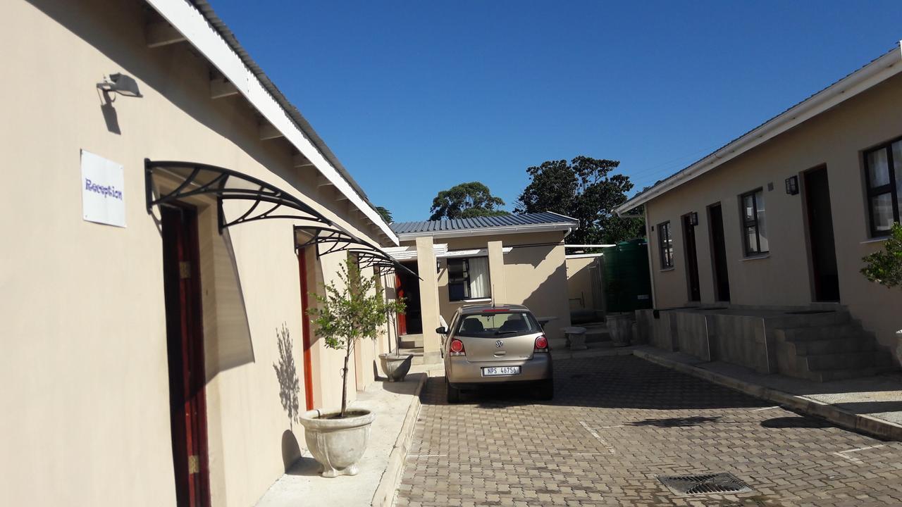 Emampingeni Lodge Bizana ภายนอก รูปภาพ
